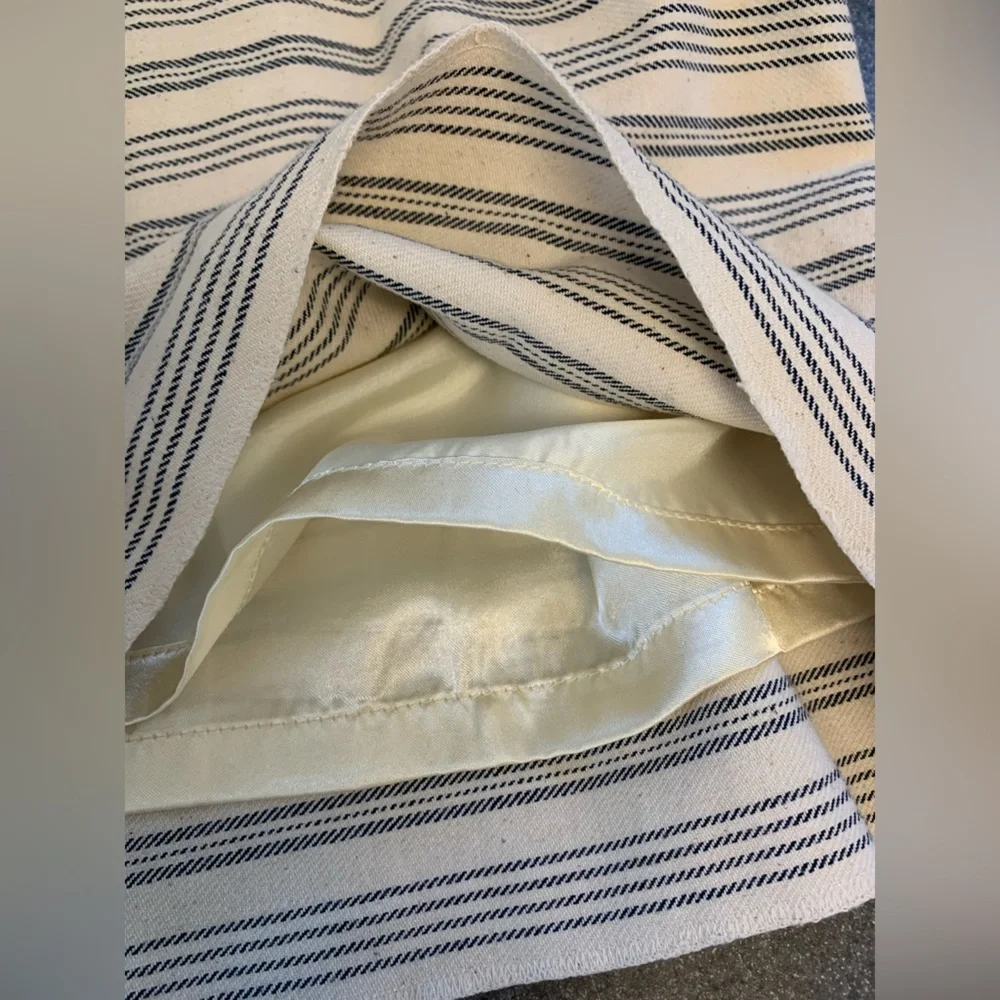 Anthropologie Paper Crown Lexington romper features a striped pattern Size Small - Picture 7 of 8